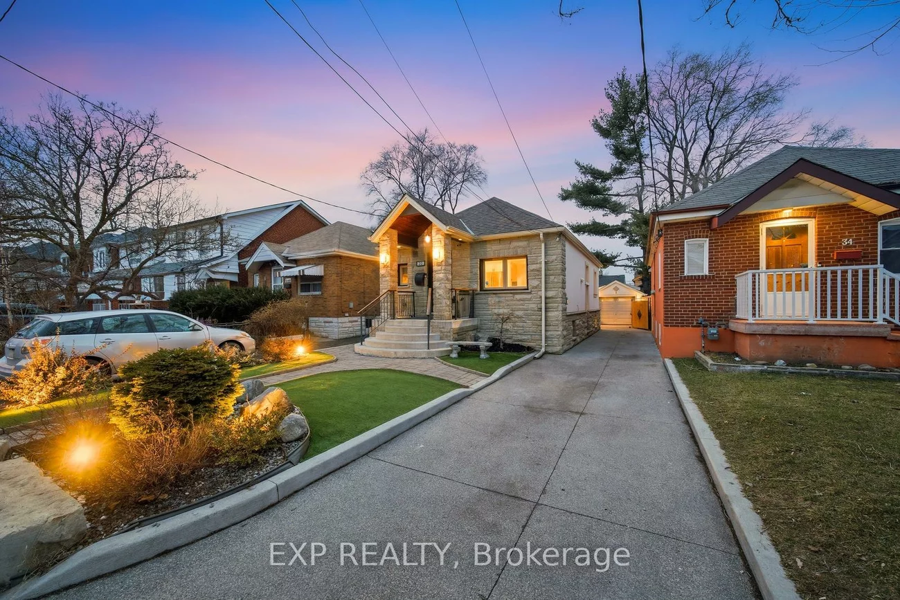 32, Victoria, Mount Dennis, Toronto