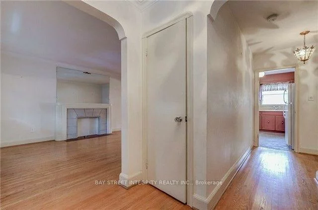 889, Royal York, Stonegate-Queensway, Toronto