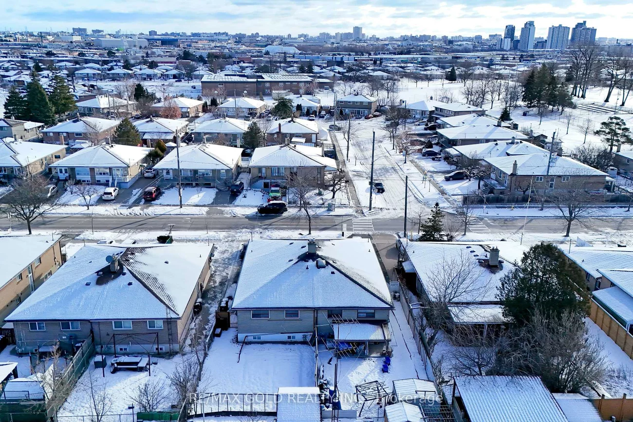 130, Duncanwoods, Humber Summit, Toronto