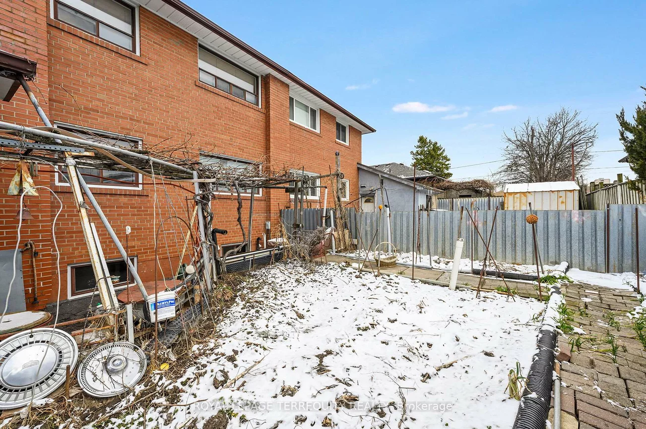 8, Sonnet, Rustic, Toronto