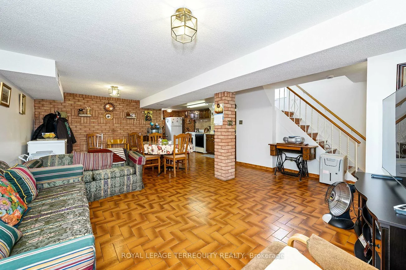 8, Sonnet, Rustic, Toronto