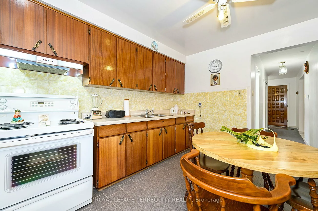 8, Sonnet, Rustic, Toronto