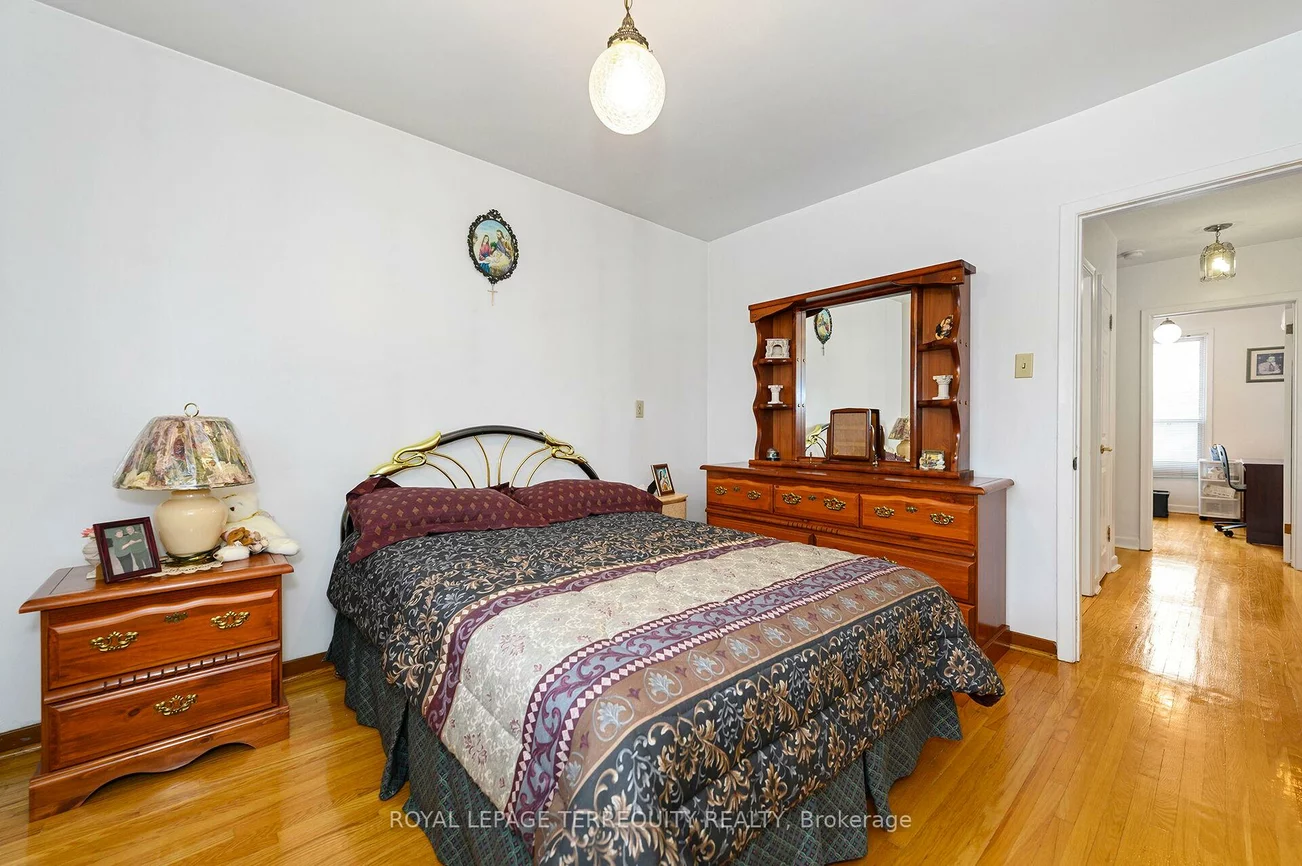 8, Sonnet, Rustic, Toronto