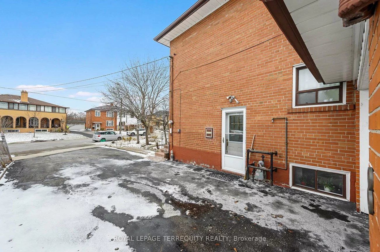 8, Sonnet, Rustic, Toronto