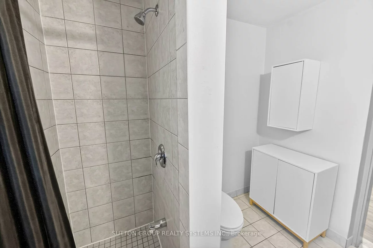 250, Christie, Annex, Toronto