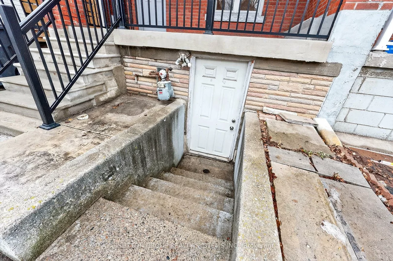 250, Christie, Annex, Toronto