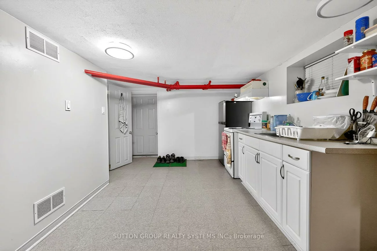 250, Christie, Annex, Toronto