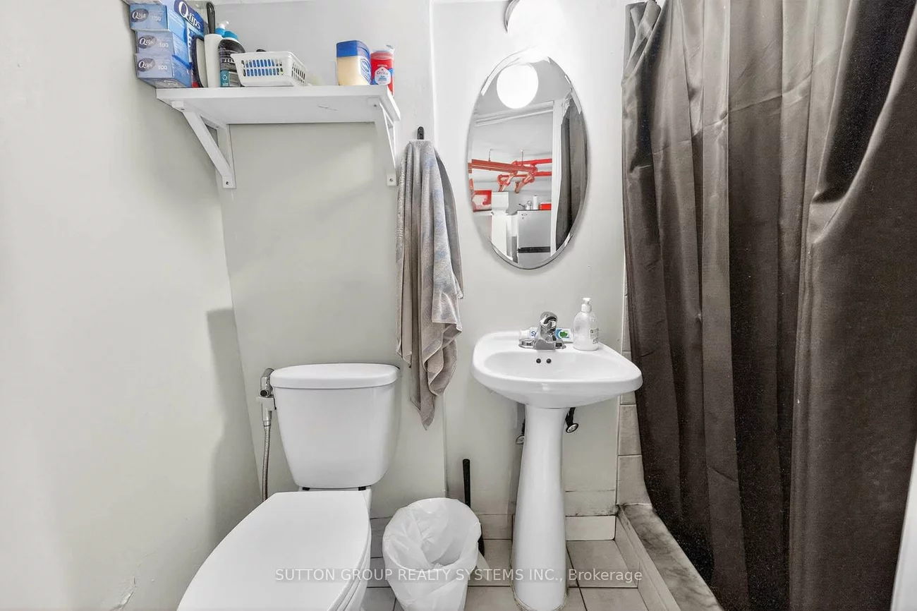 250, Christie, Annex, Toronto