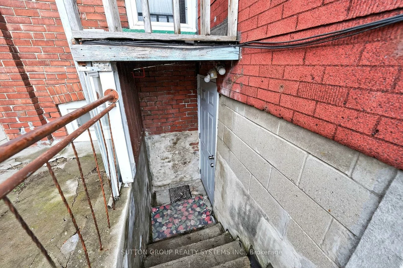 250, Christie, Annex, Toronto