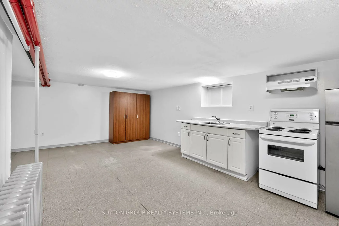 250, Christie, Annex, Toronto