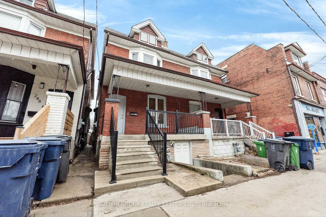 250, Christie, Annex, Toronto