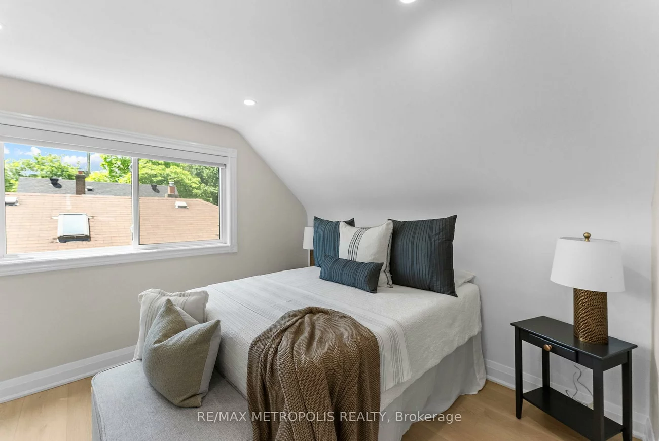 96, Allenby, Elms-Old Rexdale, Toronto