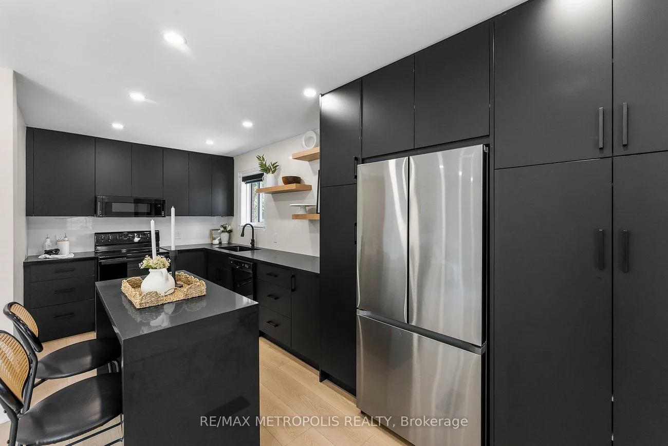 96, Allenby, Elms-Old Rexdale, Toronto