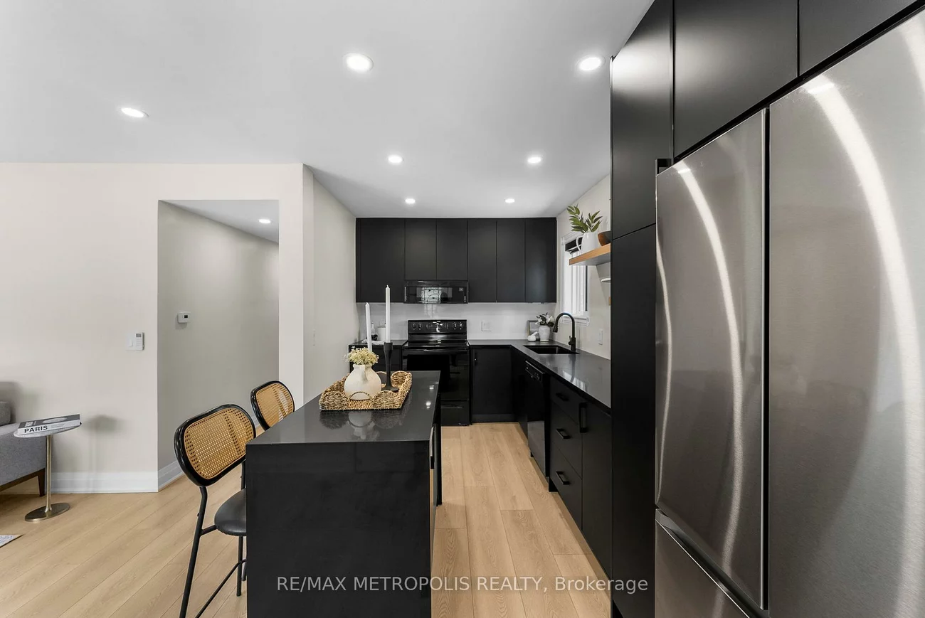 96, Allenby, Elms-Old Rexdale, Toronto