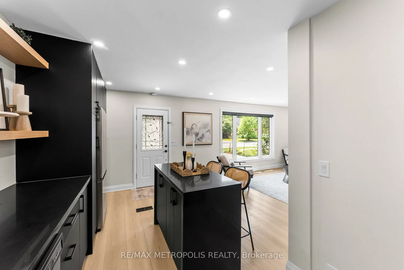 96, Allenby, Elms-Old Rexdale, Toronto