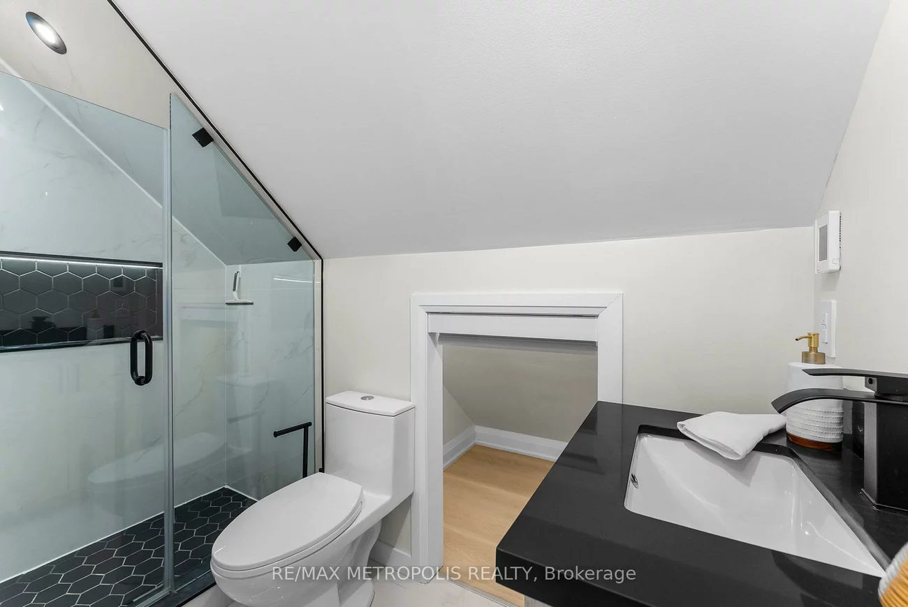 96, Allenby, Elms-Old Rexdale, Toronto