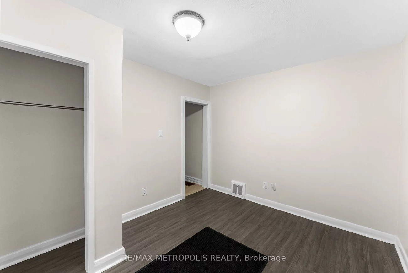 96, Allenby, Elms-Old Rexdale, Toronto