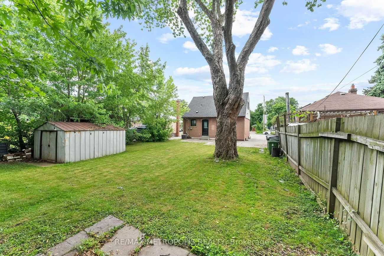 96, Allenby, Elms-Old Rexdale, Toronto