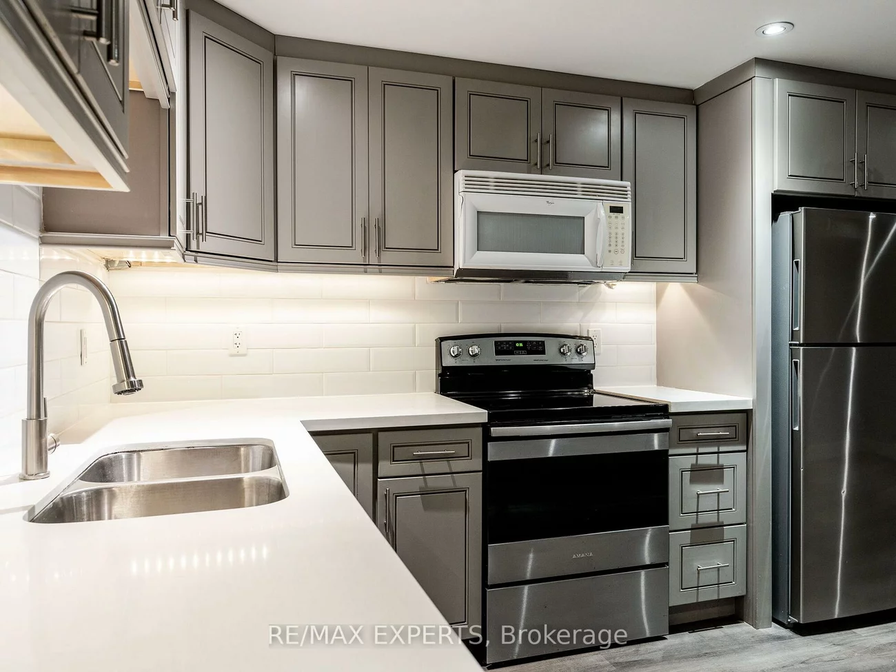 2, Hyde, Keelesdale-Eglinton West, Toronto