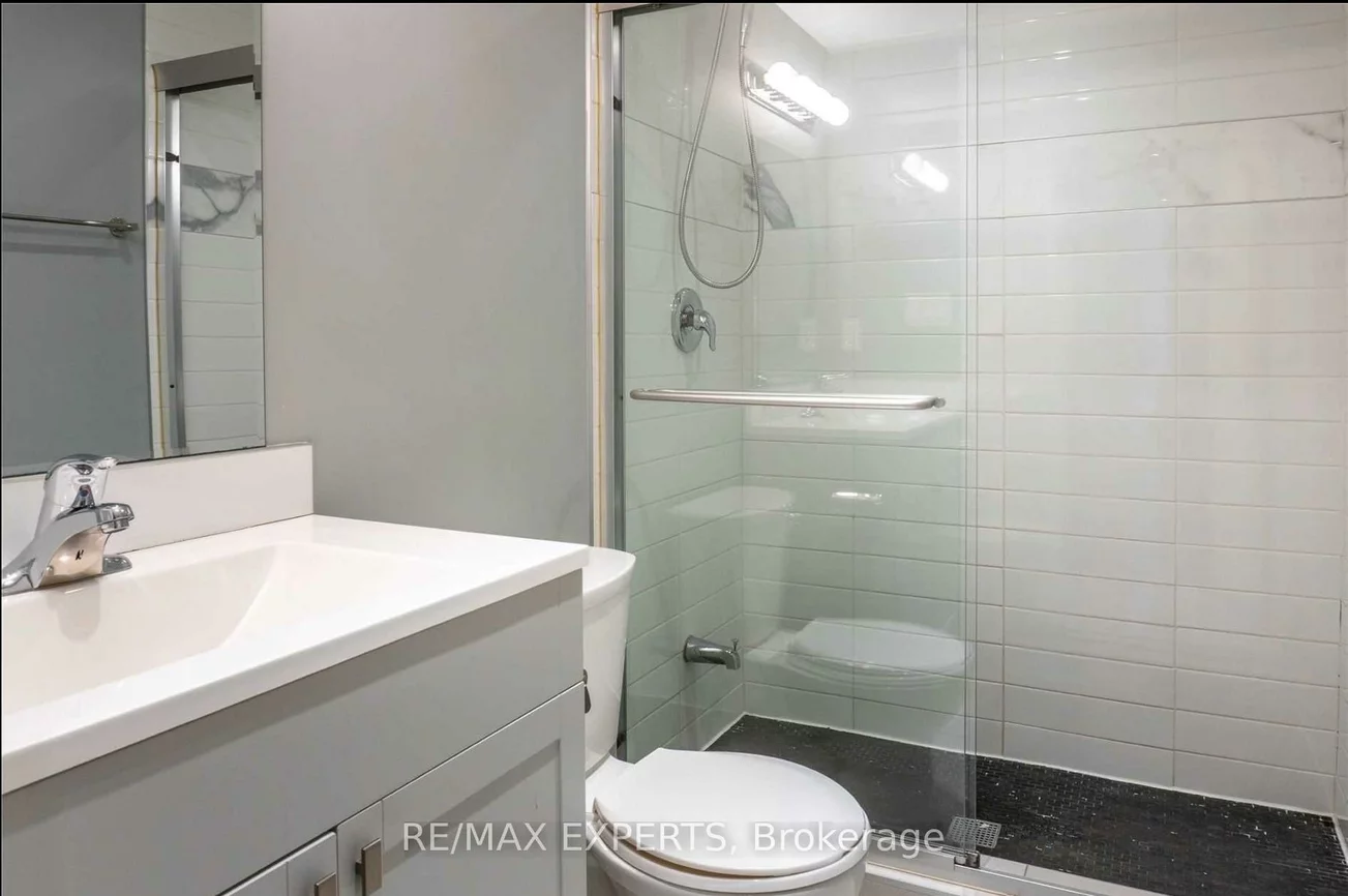 2, Hyde, Keelesdale-Eglinton West, Toronto