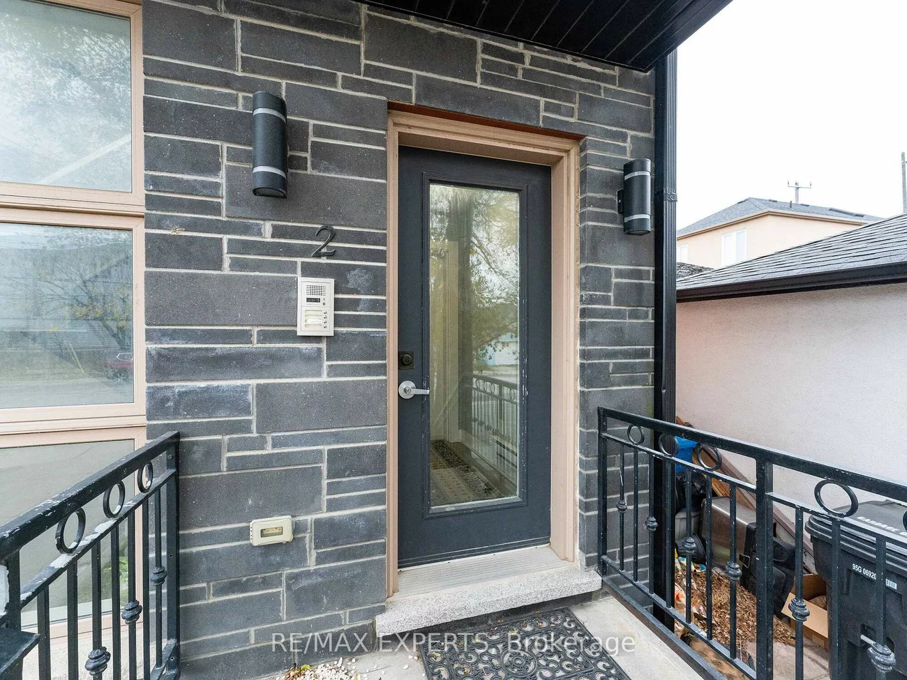 2, Hyde, Keelesdale-Eglinton West, Toronto