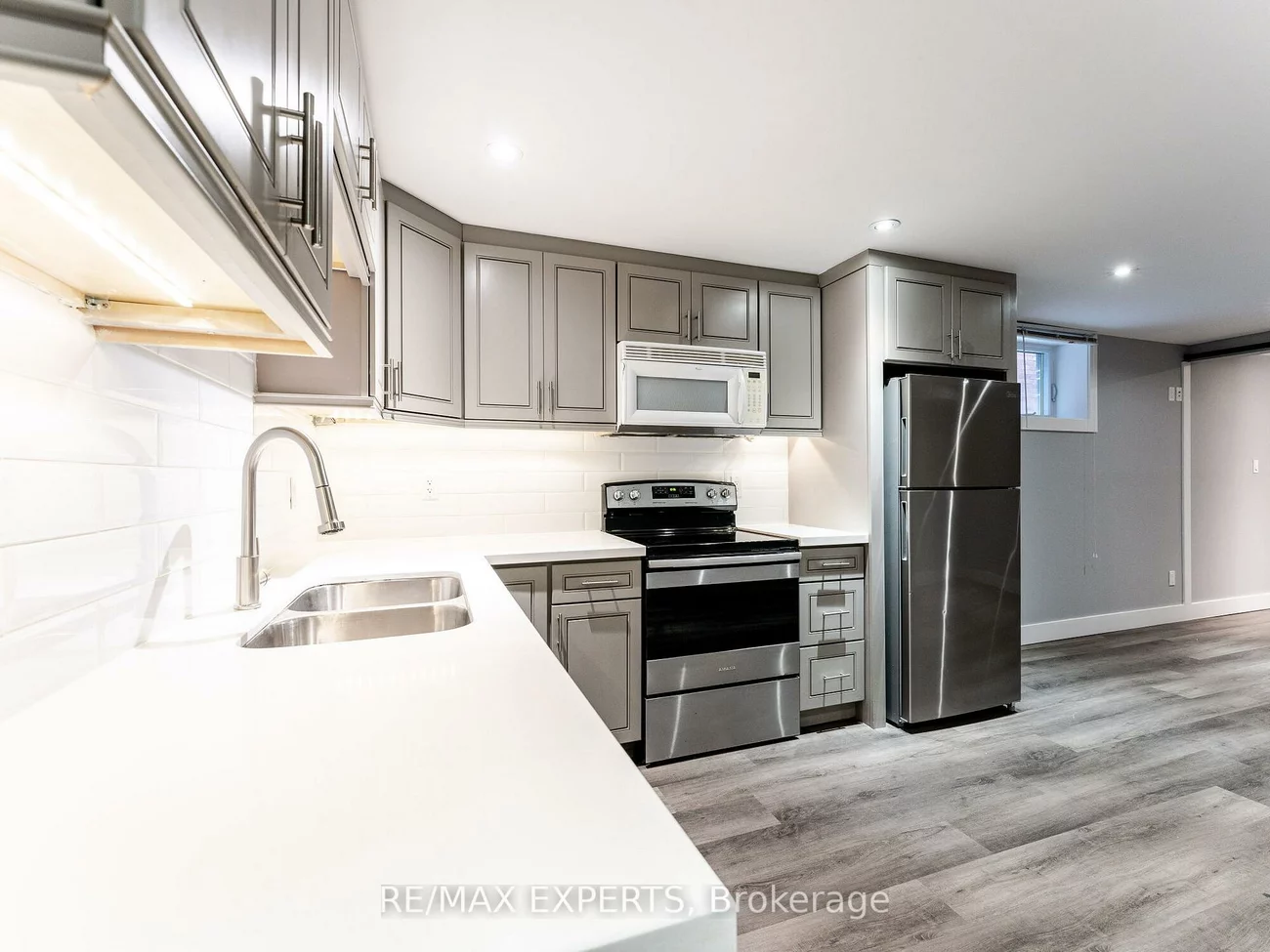 2, Hyde, Keelesdale-Eglinton West, Toronto