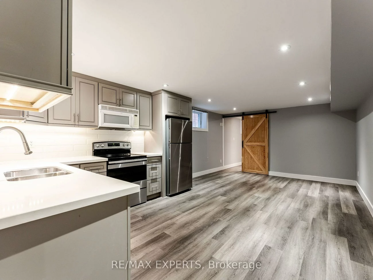 2, Hyde, Keelesdale-Eglinton West, Toronto