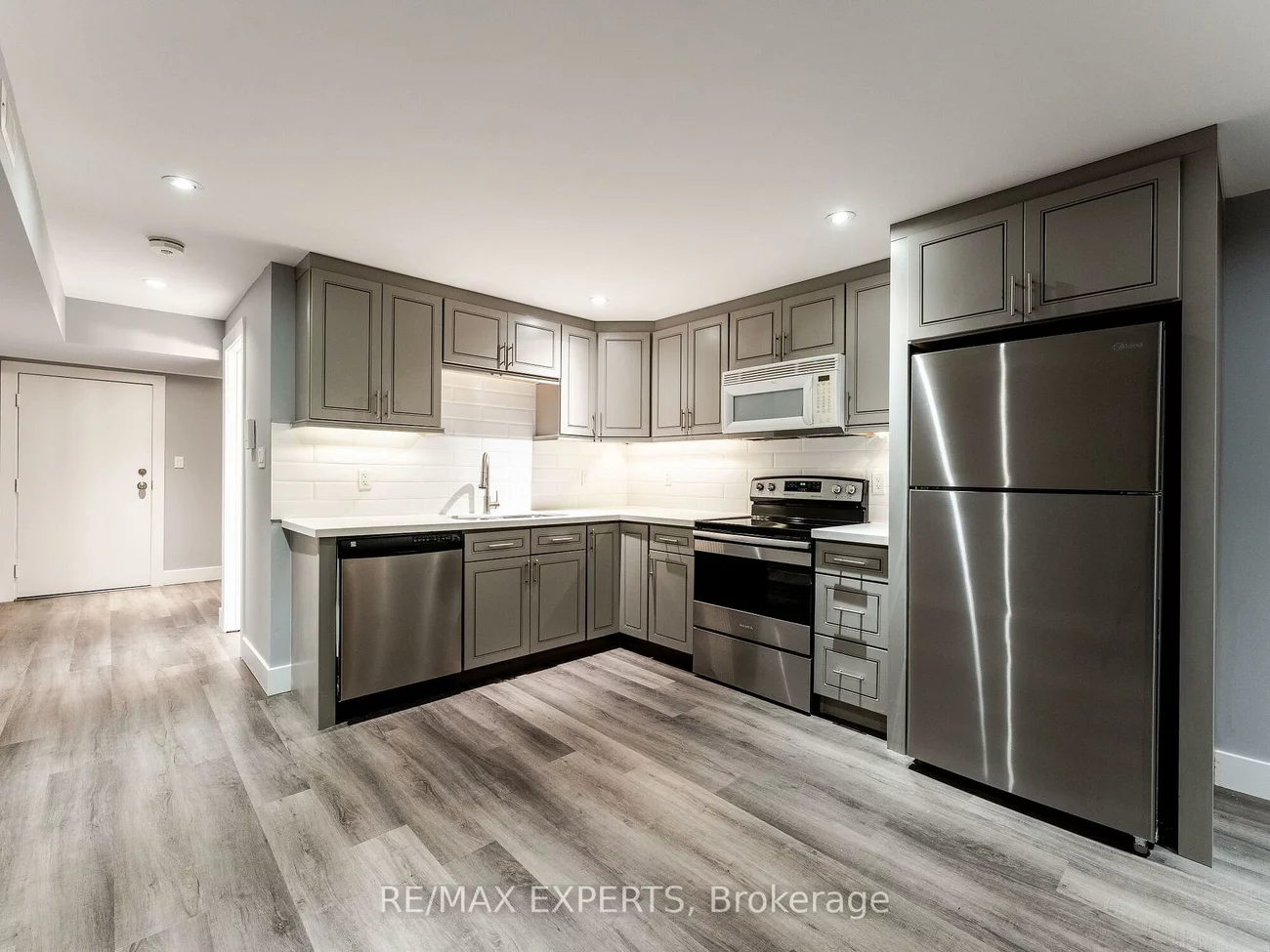 2, Hyde, Keelesdale-Eglinton West, Toronto