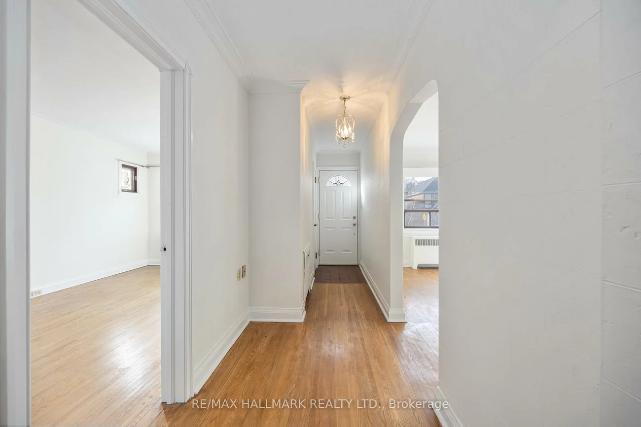 16, Bermuda, Stonegate-Queensway, Toronto