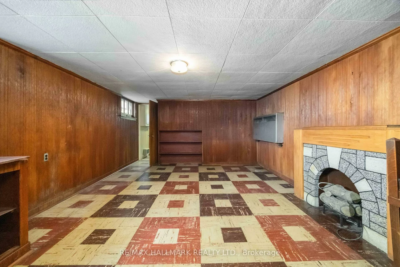 16, Bermuda, Stonegate-Queensway, Toronto