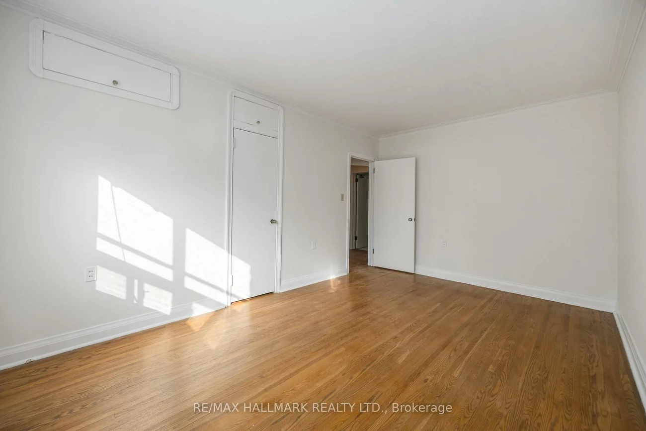 16, Bermuda, Stonegate-Queensway, Toronto