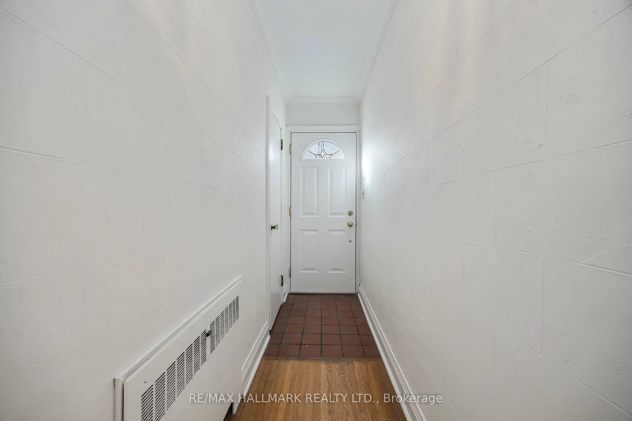 16, Bermuda, Stonegate-Queensway, Toronto