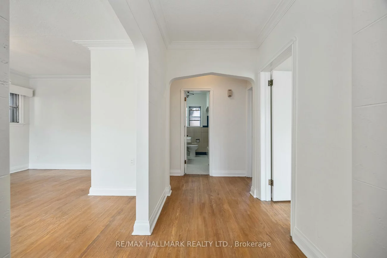 16, Bermuda, Stonegate-Queensway, Toronto