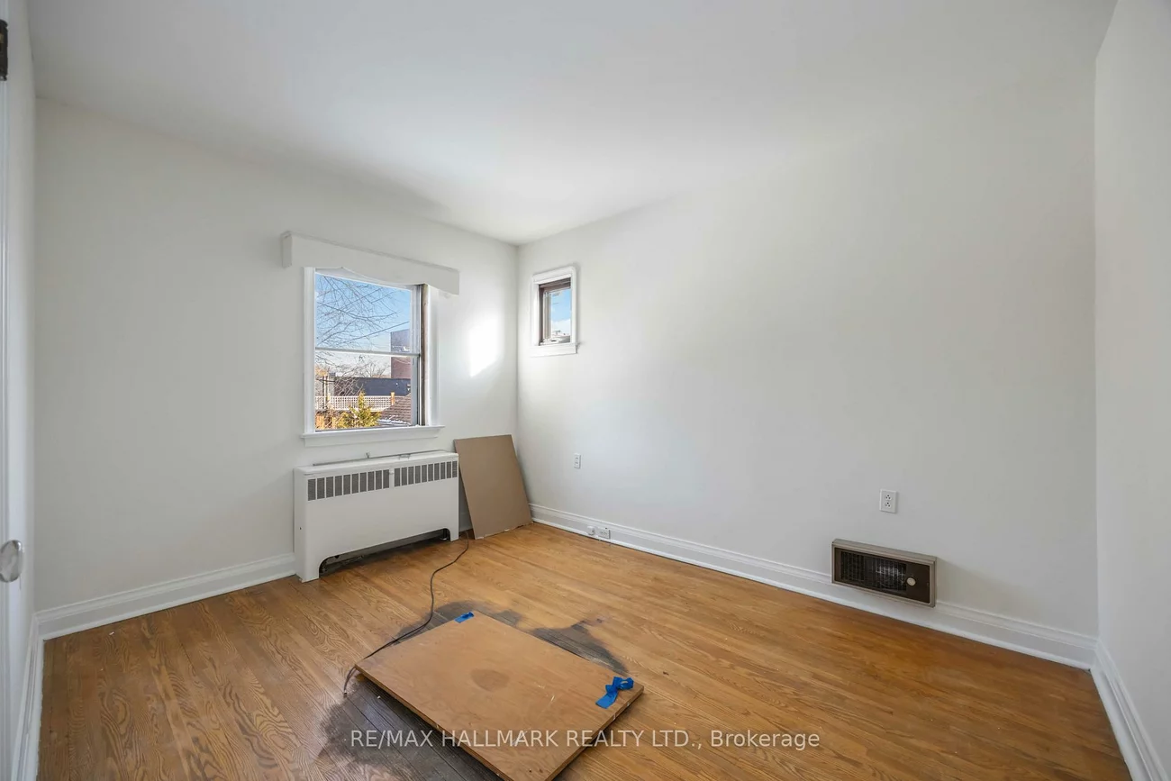 16, Bermuda, Stonegate-Queensway, Toronto