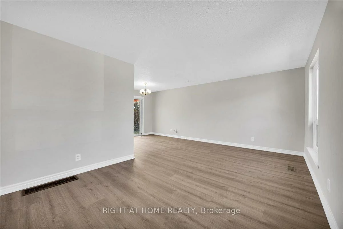 27, Villata, York University Heights, Toronto