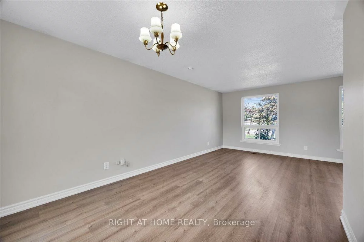 27, Villata, York University Heights, Toronto