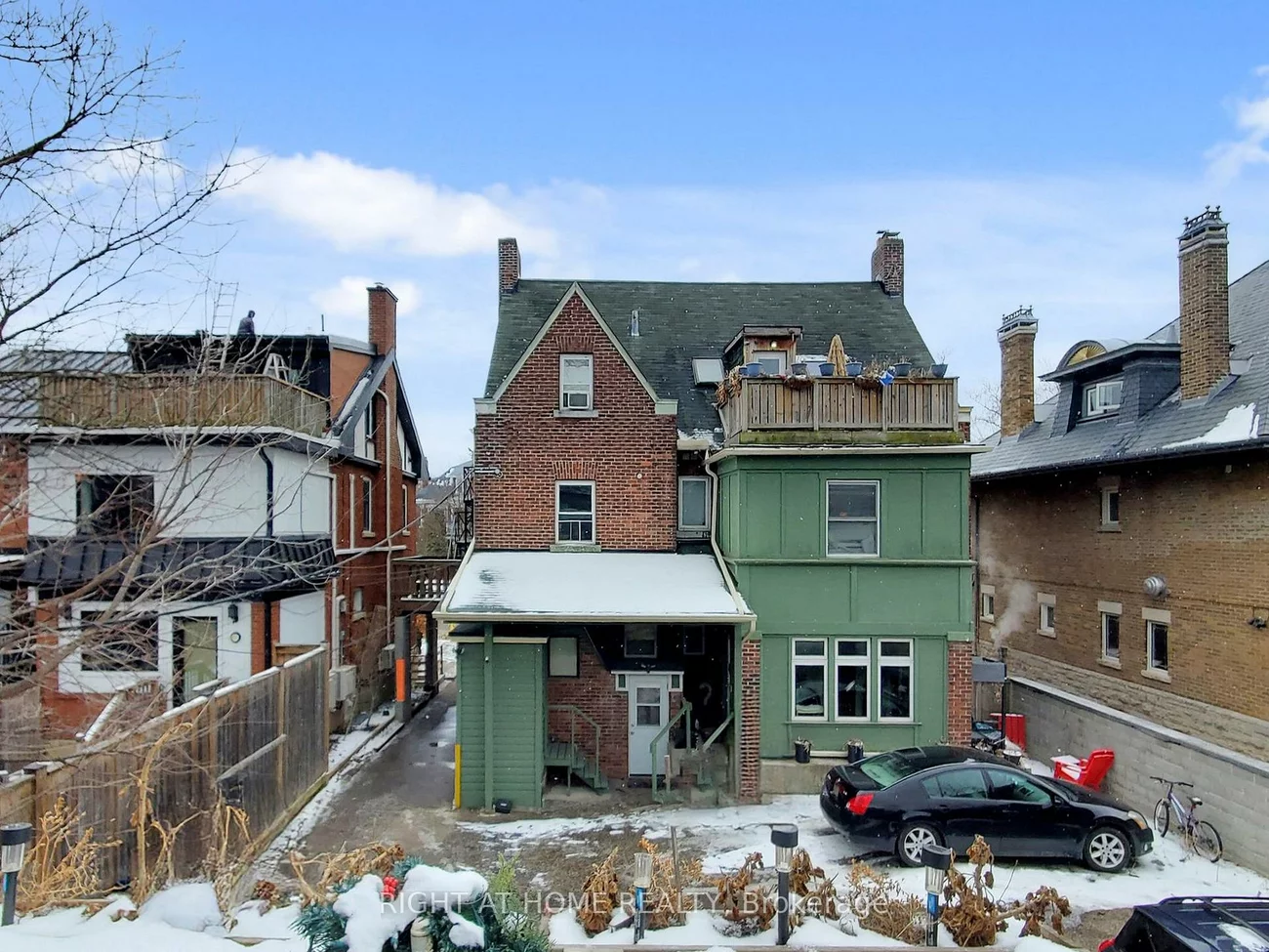 32, High Park, High Park-Swansea, Toronto