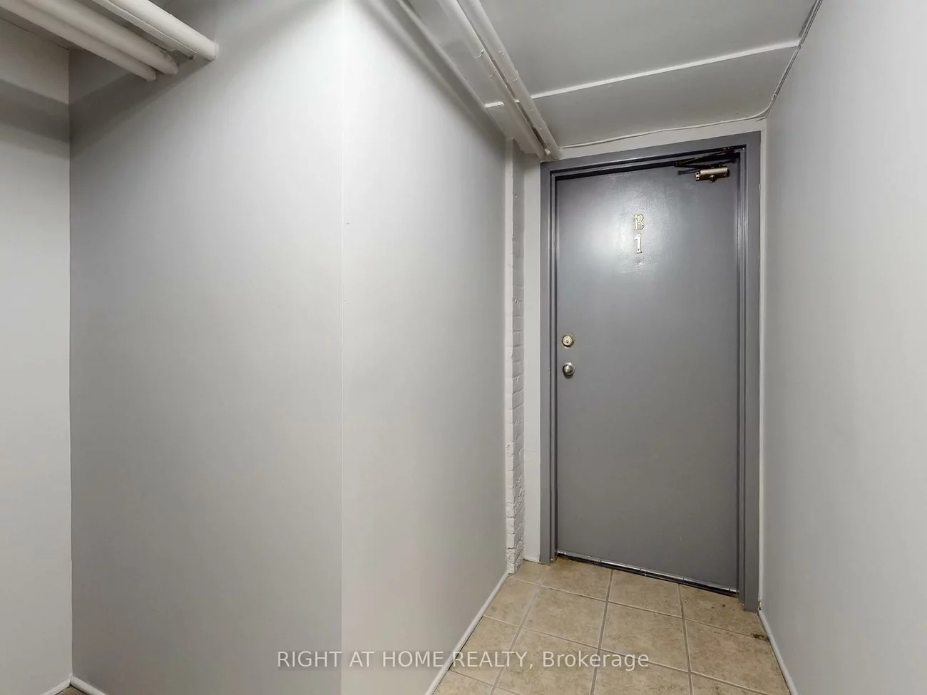 32, High Park, High Park-Swansea, Toronto