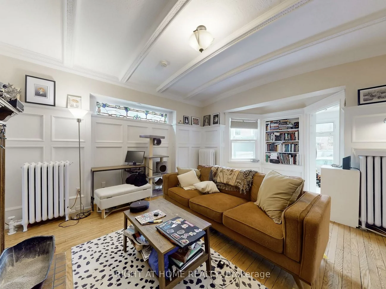 32, High Park, High Park-Swansea, Toronto