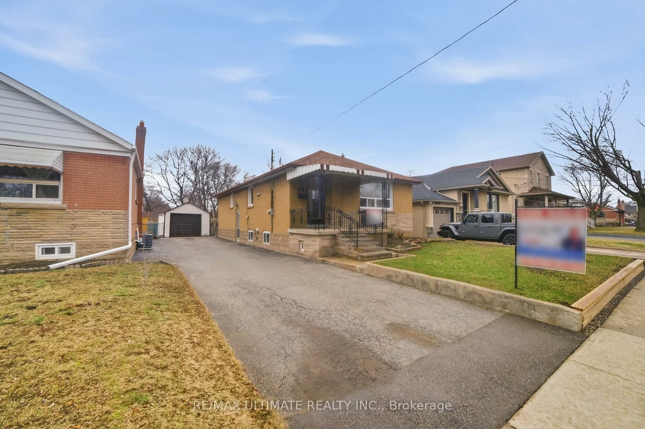 48, Savona, Alderwood, Toronto