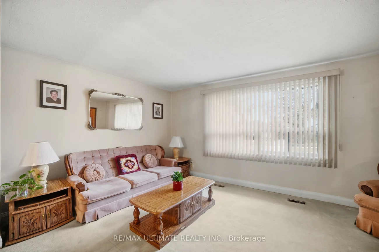 48, Savona, Alderwood, Toronto