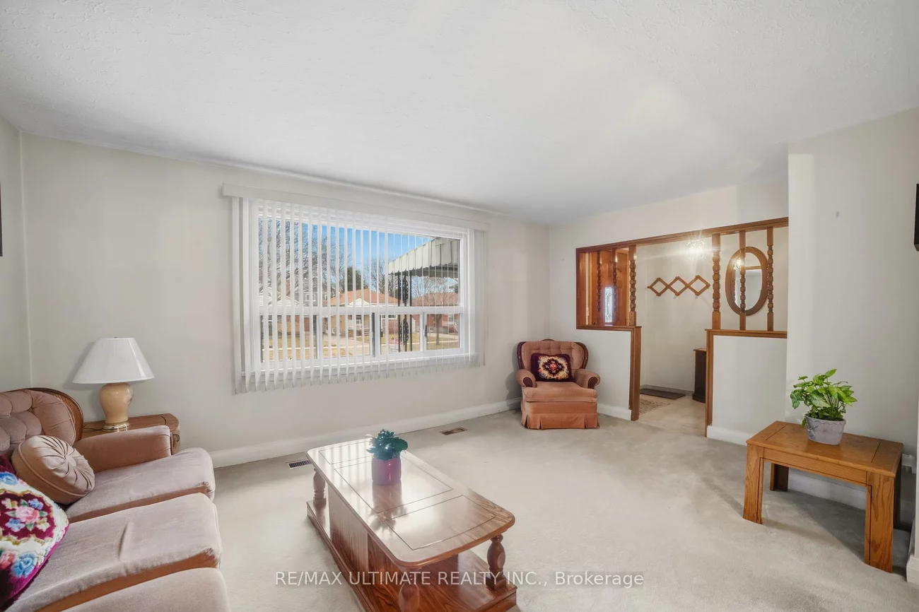 48, Savona, Alderwood, Toronto