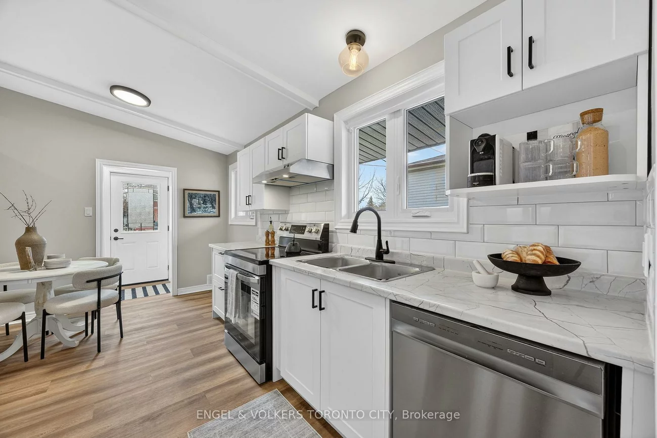 33, Wheatsheaf, Black Creek, Toronto