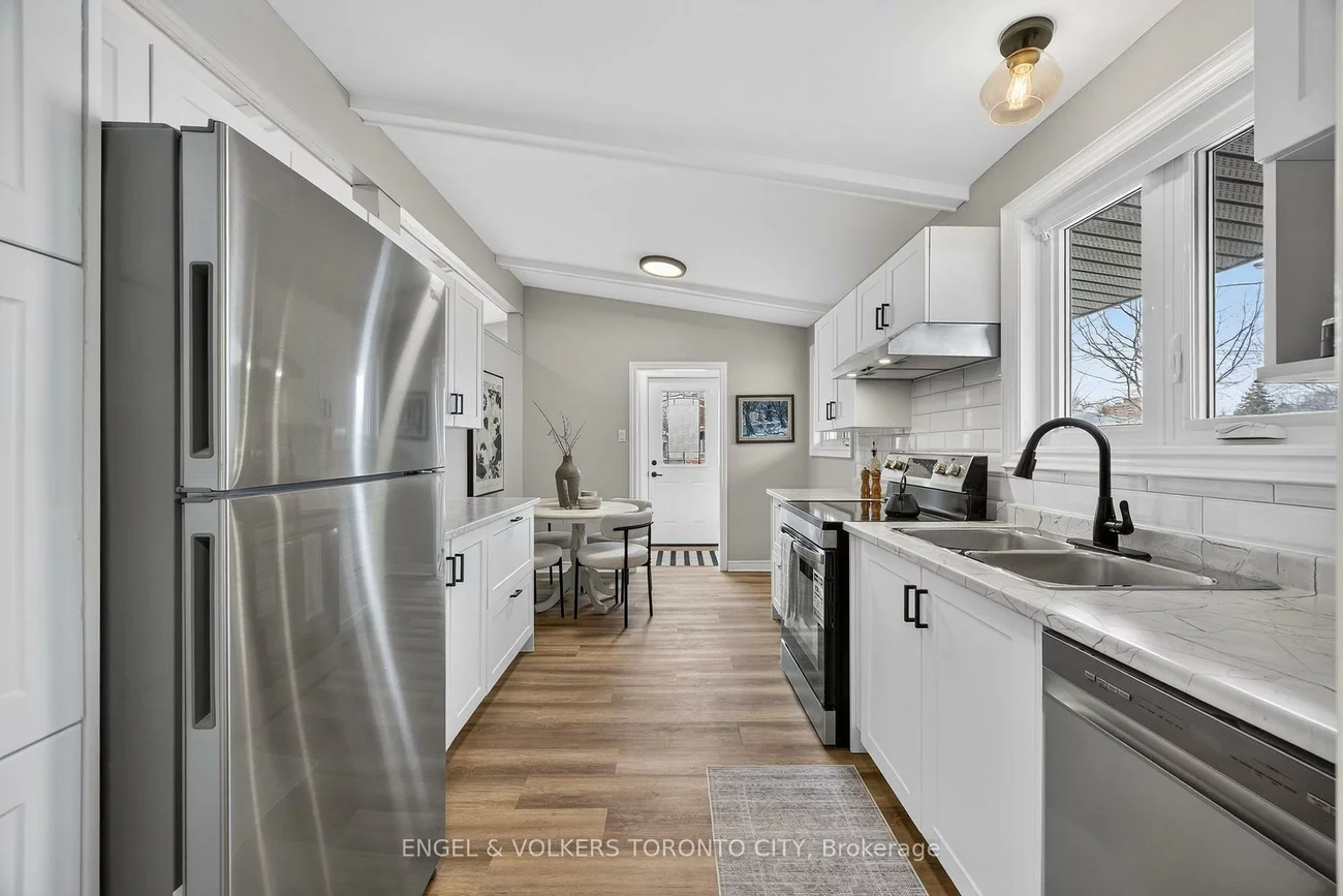 33, Wheatsheaf, Black Creek, Toronto