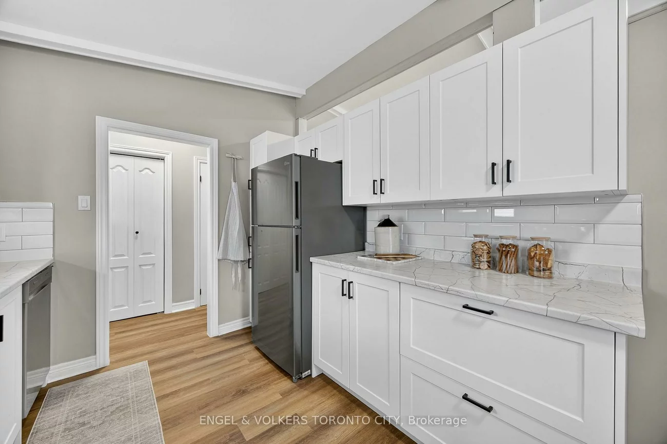 33, Wheatsheaf, Black Creek, Toronto