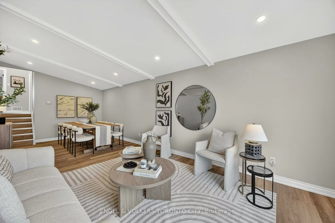 33, Wheatsheaf, Black Creek, Toronto