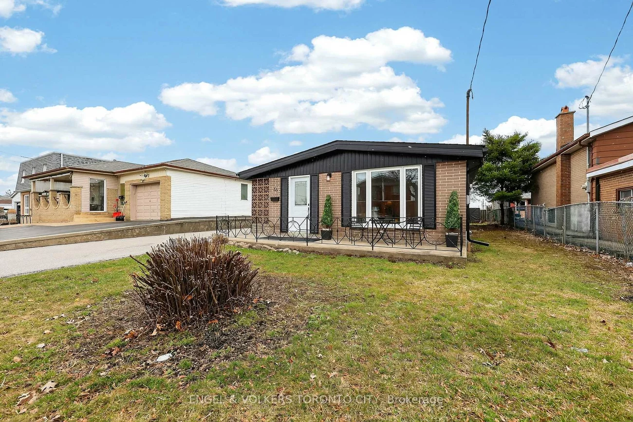 33, Wheatsheaf, Black Creek, Toronto