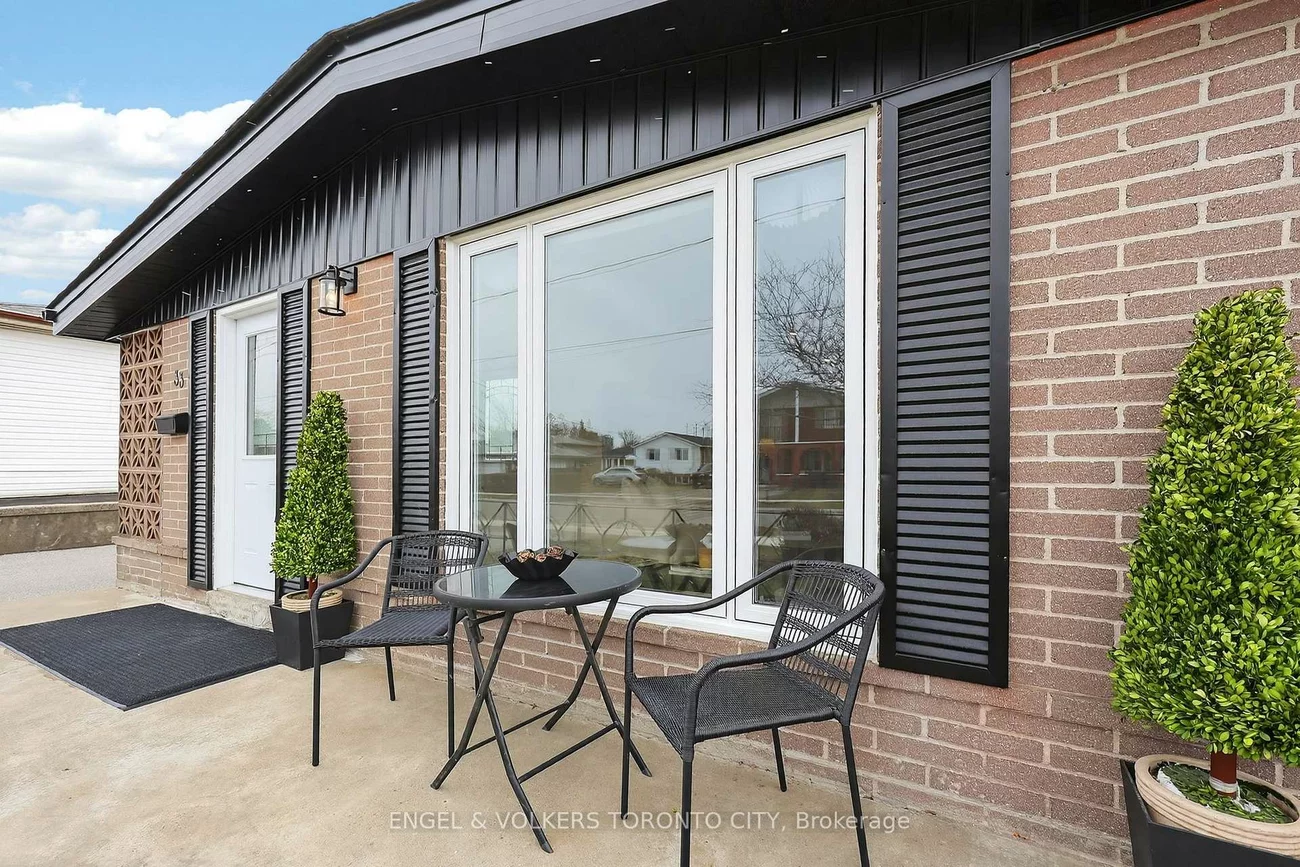 33, Wheatsheaf, Black Creek, Toronto