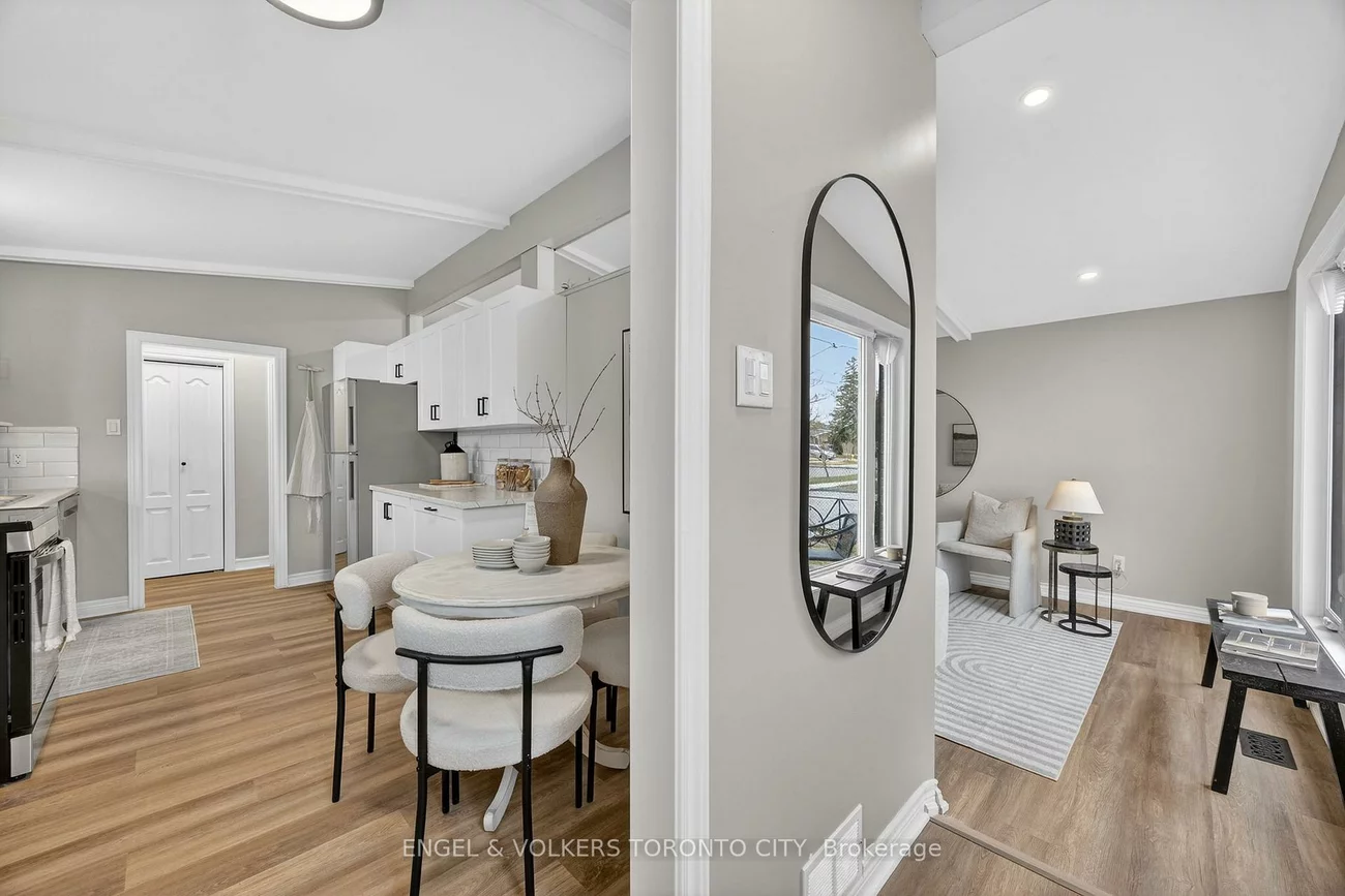 33, Wheatsheaf, Black Creek, Toronto