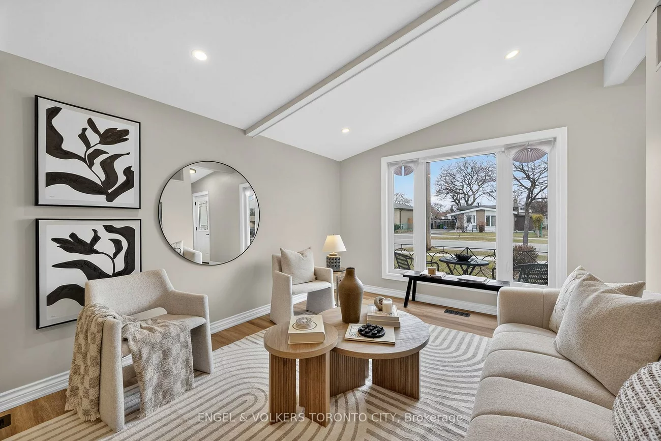 33, Wheatsheaf, Black Creek, Toronto